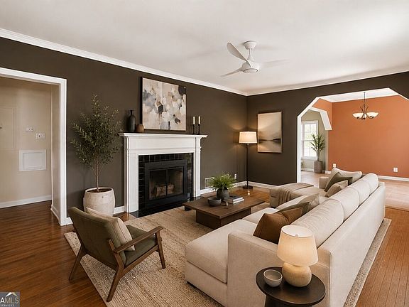 5th image of 2597 Elsinore St