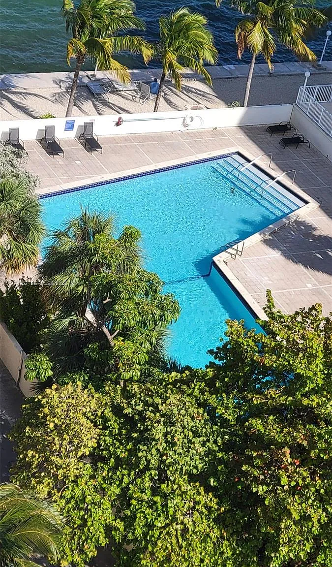 Caribbean Towers Condo — Photo 1