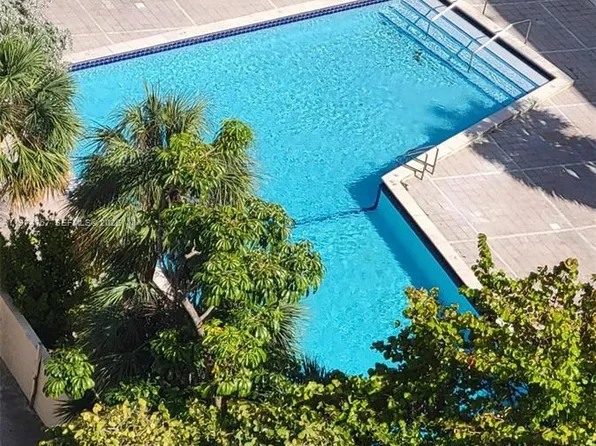 7545 E Treasure Dr, North Bay Village, FL