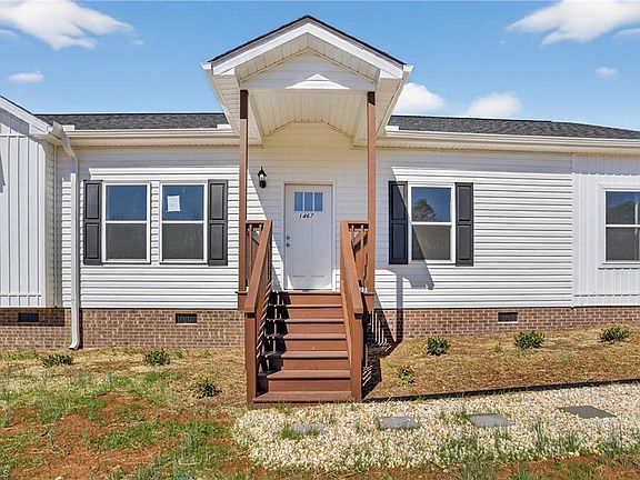 3rd image of 1467 Thayer Rd