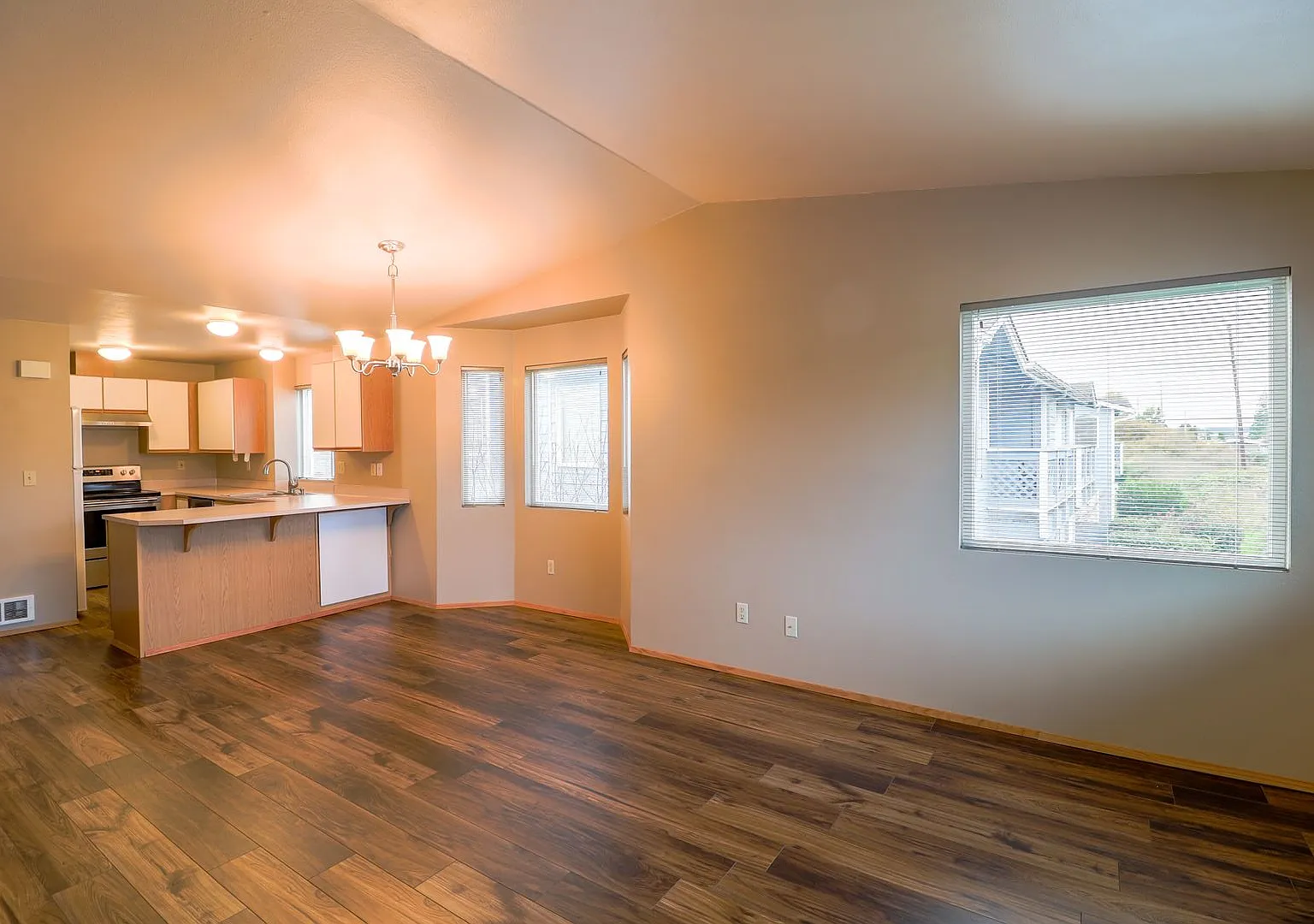 2 Bed 2 Bath - Park Location - NAS Whidbey — Photo 3