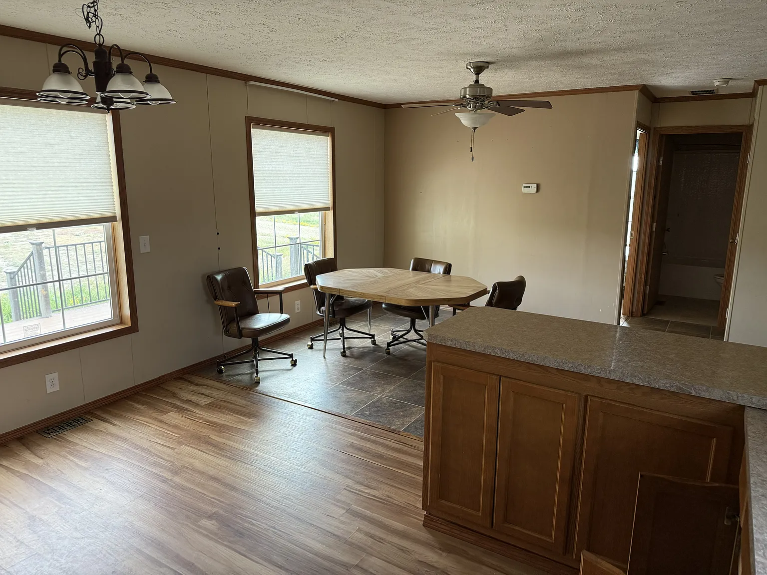 2 bed, 1300 sqft, $1,000 — Photo 3