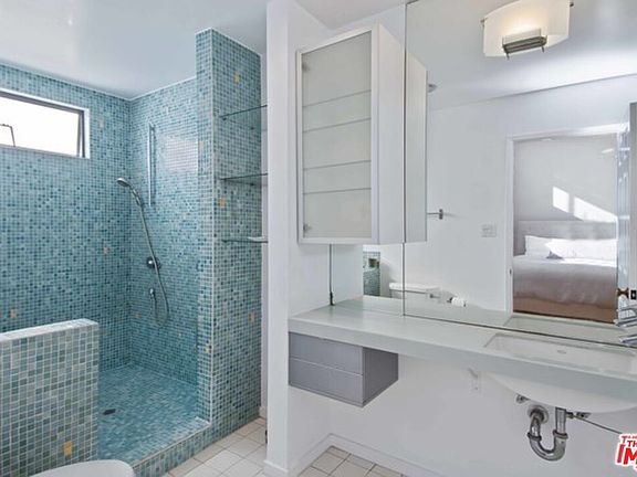 5th image of 10315 Missouri Ave #102