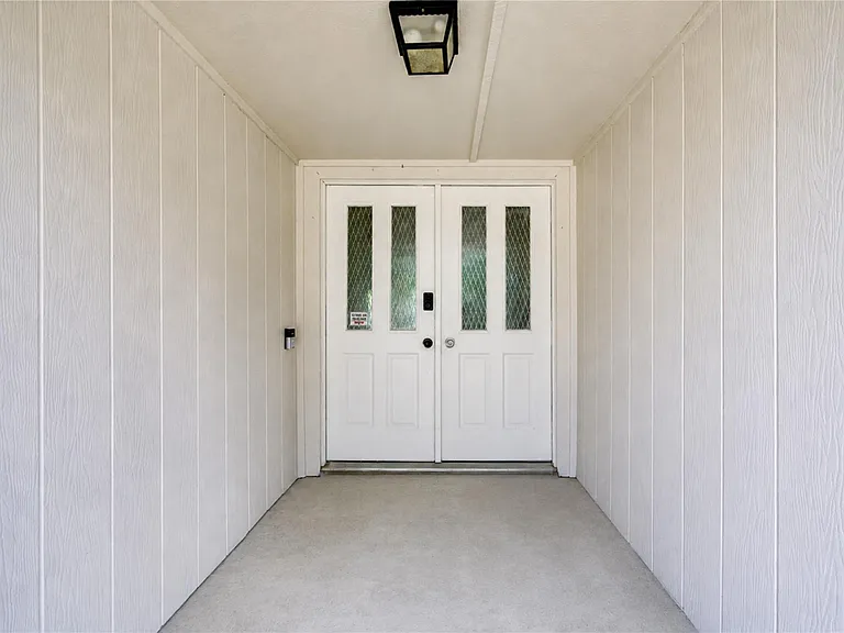 2114 River Village Dr — Photo 8