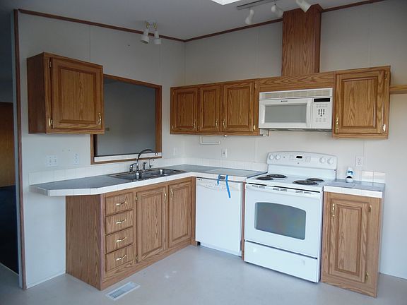 5th image of 955 Ironwood Dr