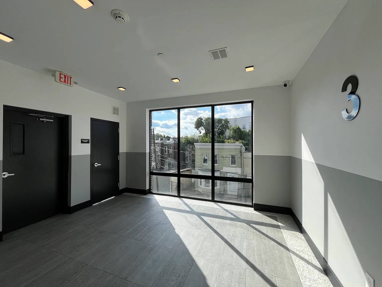 2 bed, 800 sqft, $2,500 — Photo 3