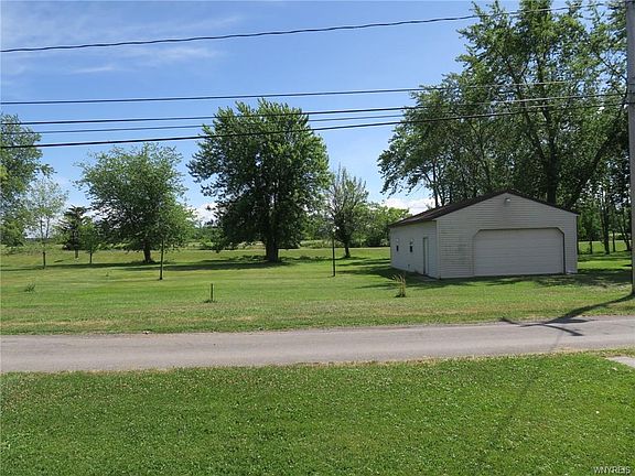 3rd image of 15723 Knapp Shr