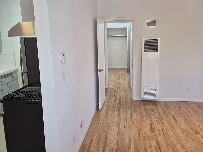 511 Strand St #A — Photo 4
