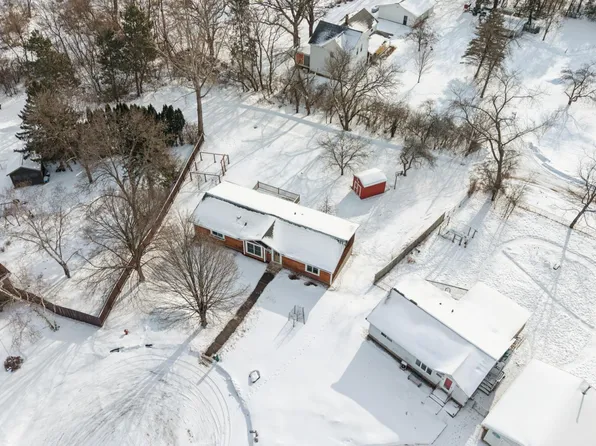 890 Maple Dr, Osceola, WI 54020