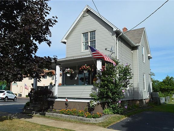 3rd image of 112 1st Ave