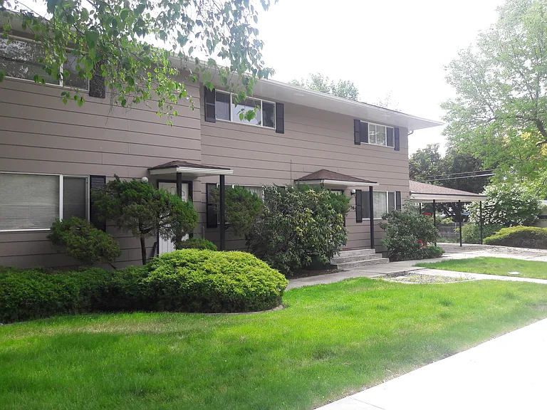 1307 W Irene St — Photo 1