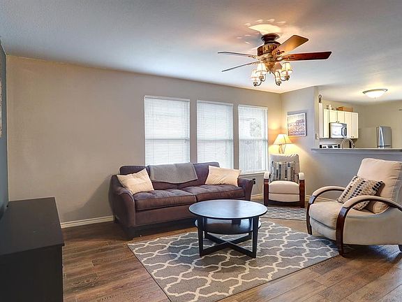 5th image of 1613 Brookstone Dr