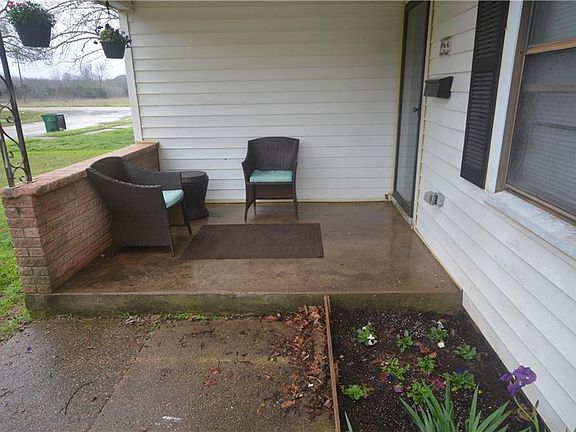 2nd image of 153 Bowie St