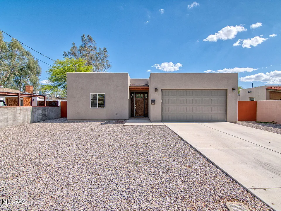 3304 E Elida St