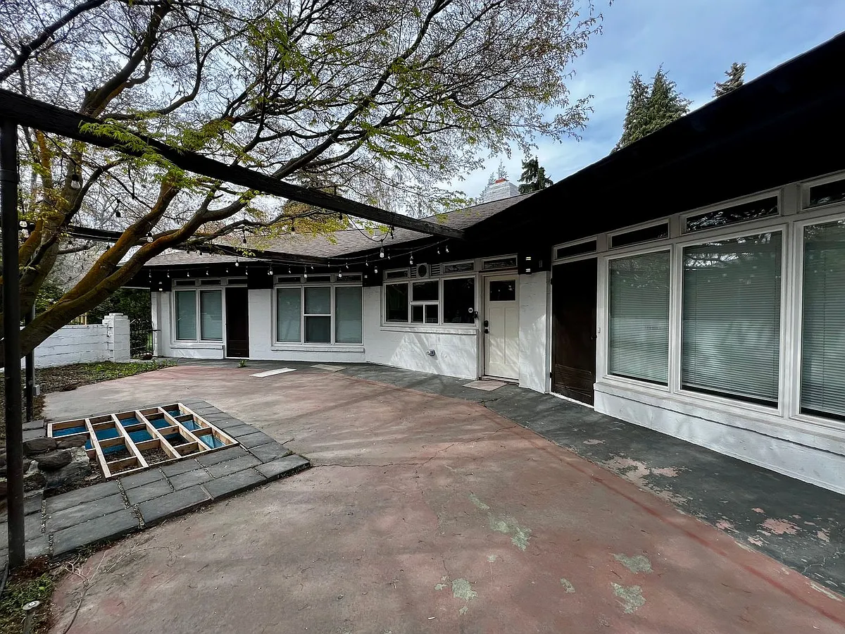 Building Photo - 416 S 23rd Ave