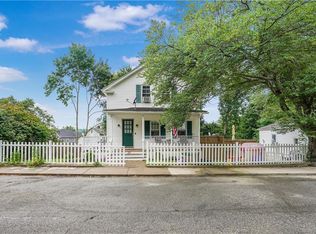 23 Fountain St, West Warwick, RI 02893