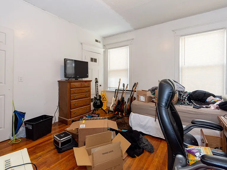 9 Ashford St #1A — Photo 15