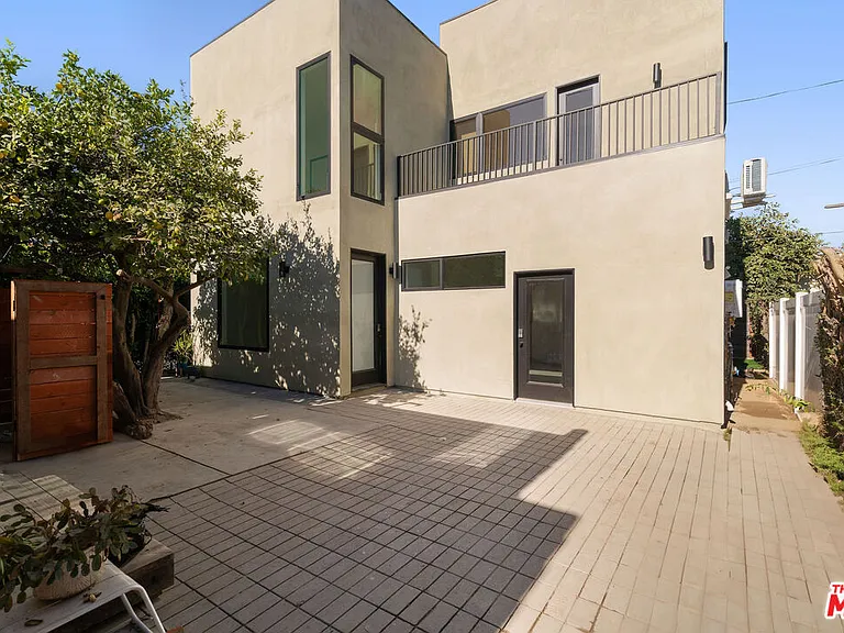 3909 W Exposition Blvd — Photo 1