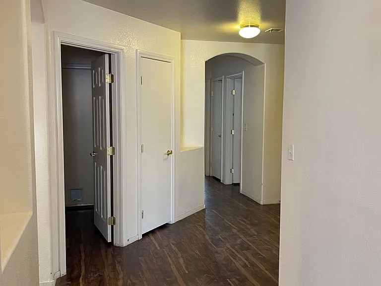 5002 Drifting Pebble St — Photo 9