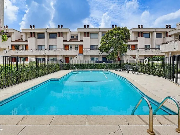 2680 Lake Ave #8 — Photo 28