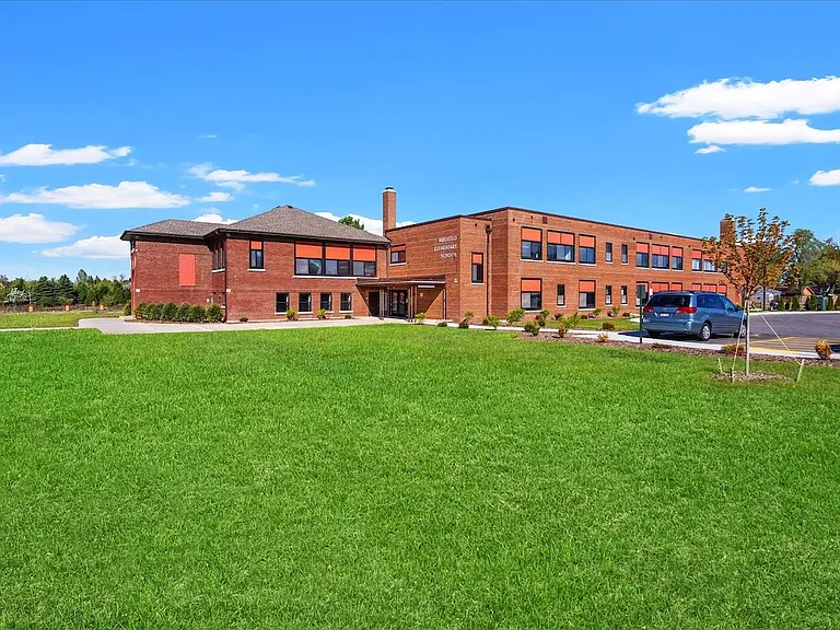 S75W17476 Janesville Rd — Photo 27