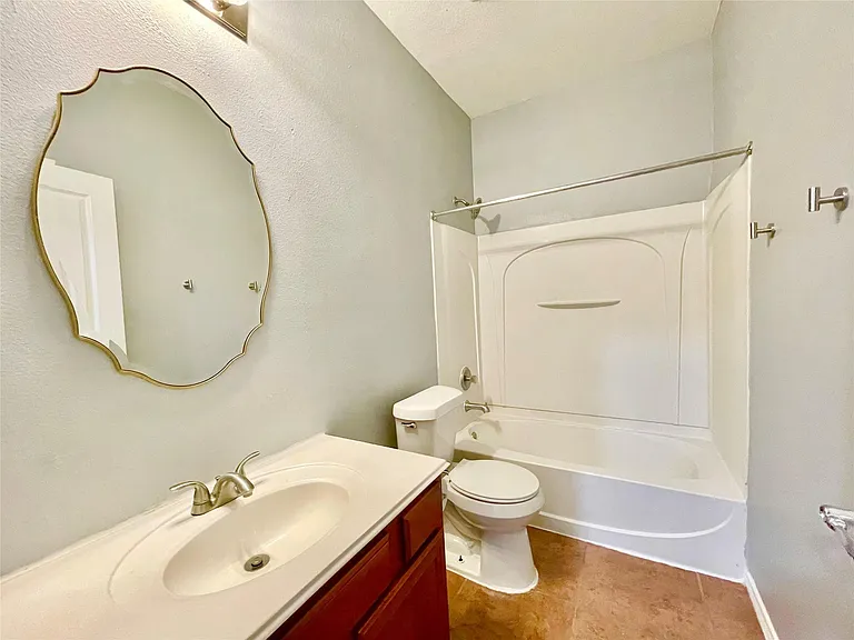 714 Honeysuckle Vine Dr — Photo 11