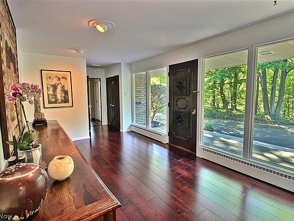 3rd image of 19301 N Park Blvd