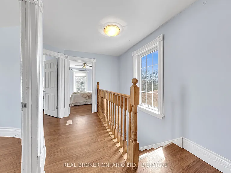 52 1/2 Victoria Ave N #MAIN — Photo 25