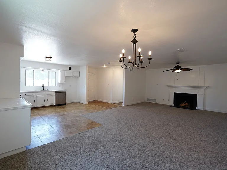 719 Esther Way — Photo 8