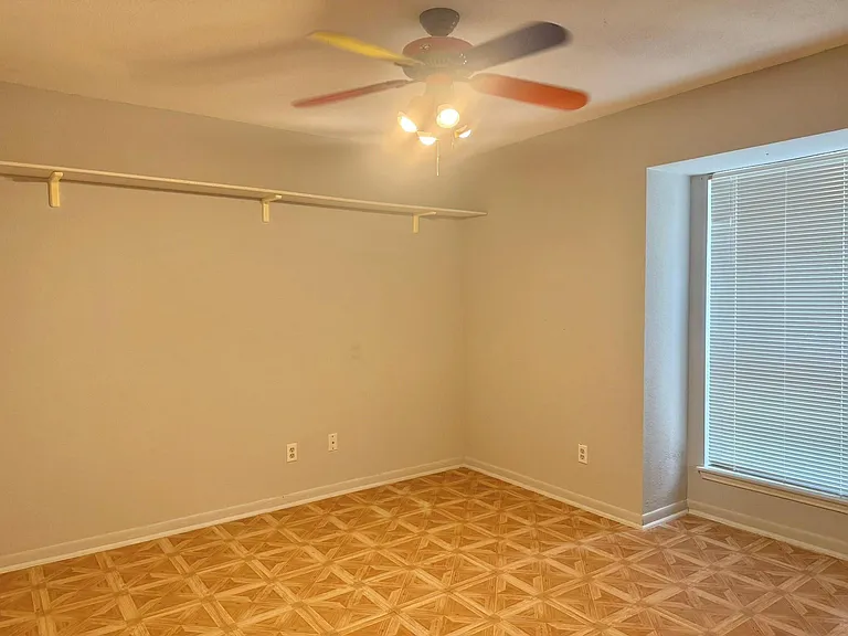 10422 Eagle Glen Dr — Photo 13