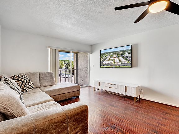 5th image of 1428 SE 4th Avenue #234