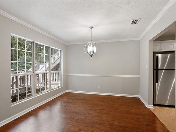 4th image of 908 Mill Pond Dr SE