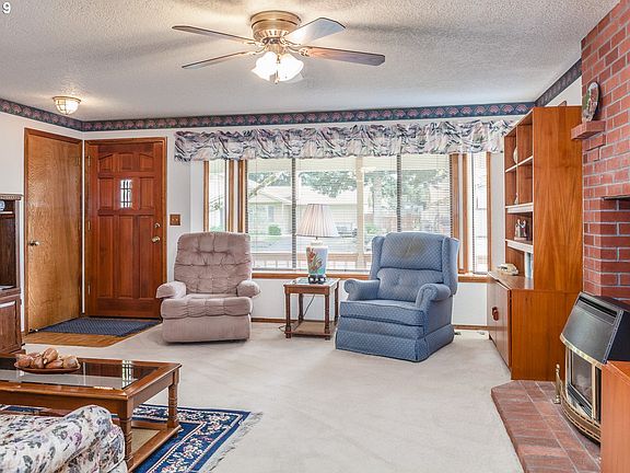 2nd image of 15006 SE Meadow Park Dr