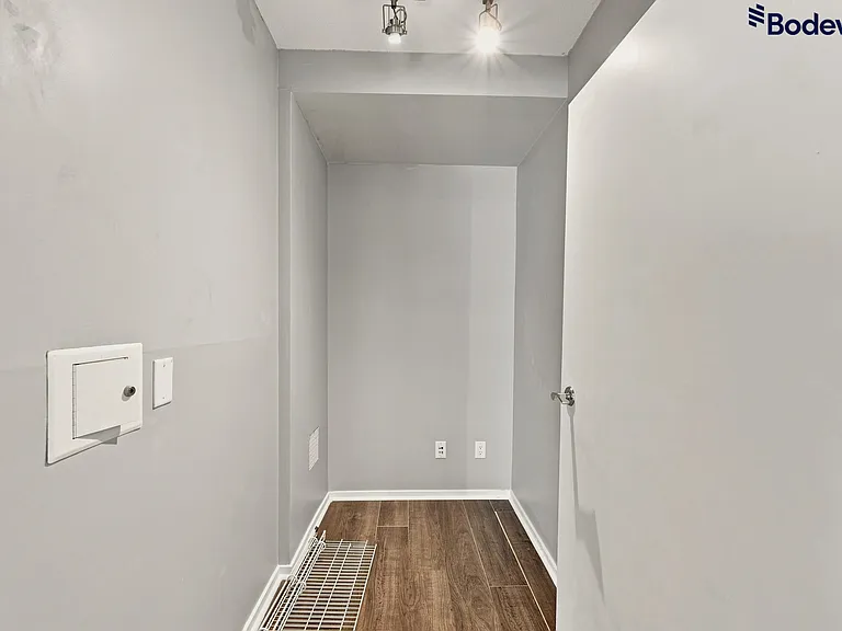 1001 Homer St #301 — Photo 10
