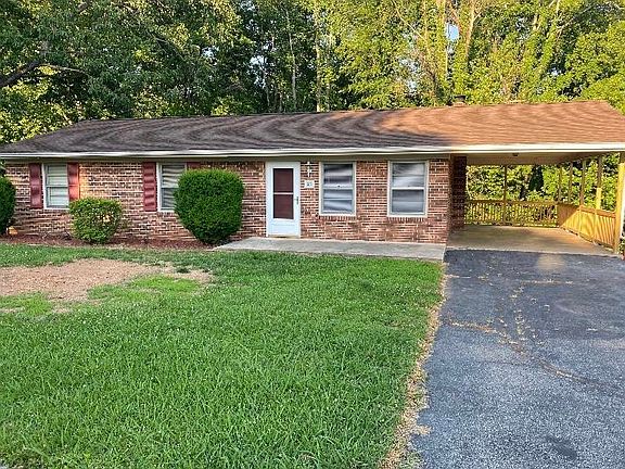 3rd image of 83 Edgehill Dr