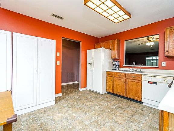5th image of 6389 Rolling Glen Dr