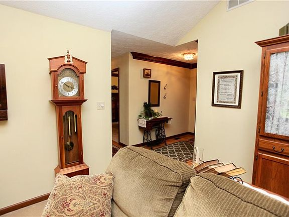 4th image of 4 Wildwood Ct