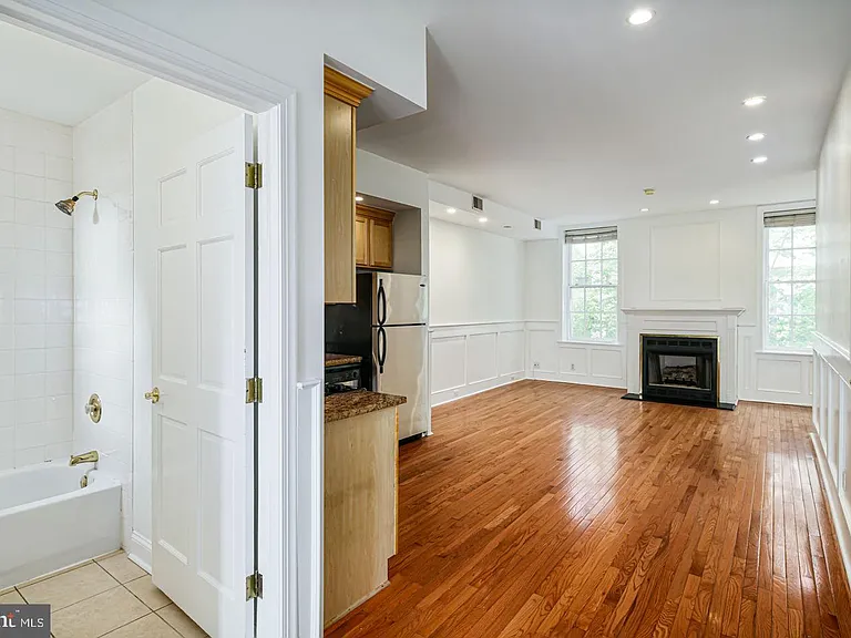 632 Pine St #2 — Photo 7