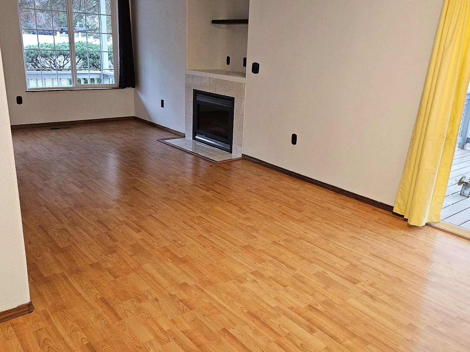 3 bed, 2.5 bath, 1218 sqft, $2,500 — Photo 3