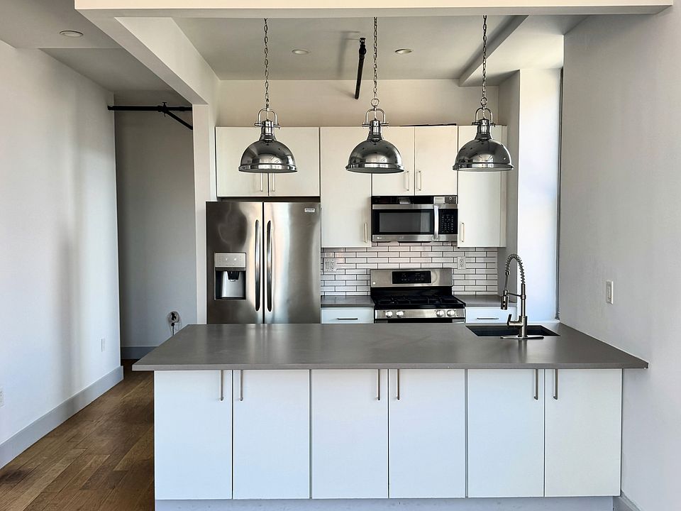 1st image of 347 Lorimer St #5A