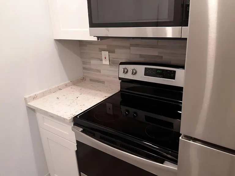 2100 NE 51st Ct #102 — Photo 2
