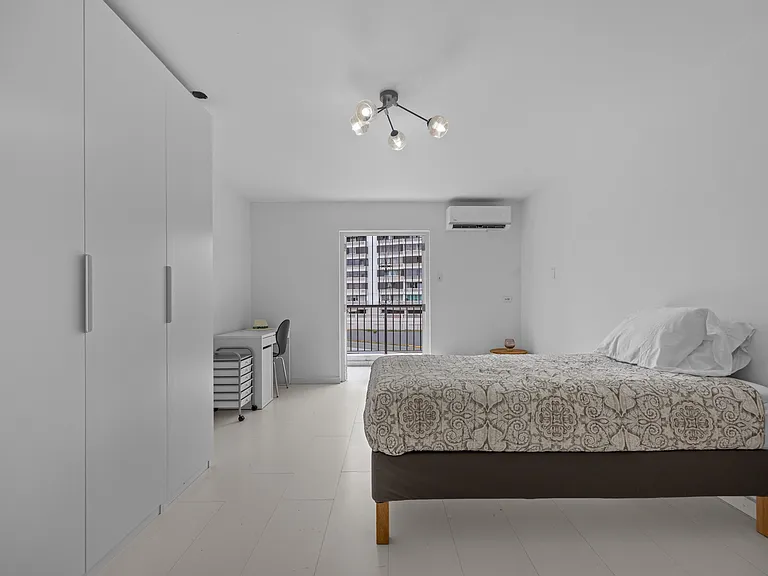 1551 Francia #4E — Photo 19