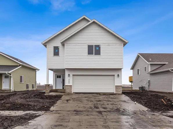 7795 Cub Creek Way, Horace, ND 58047