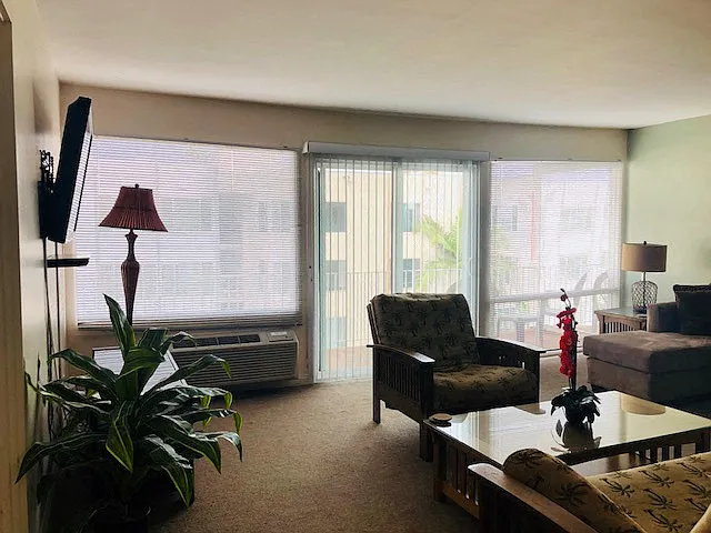 32 7th Pl — Photo 8