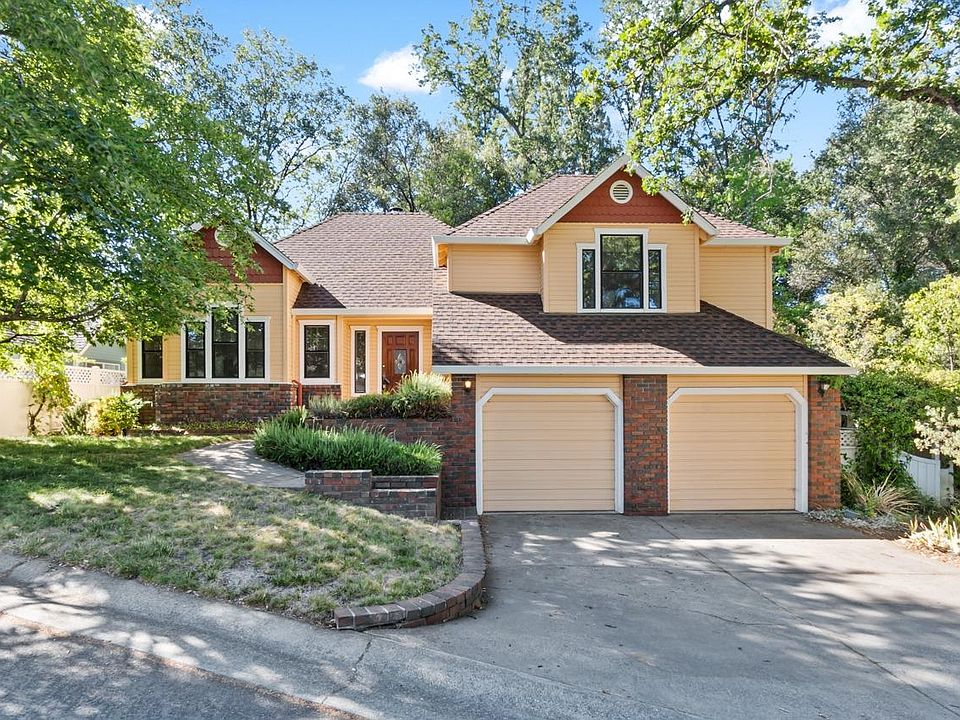 1st image of 1362 Village Ln