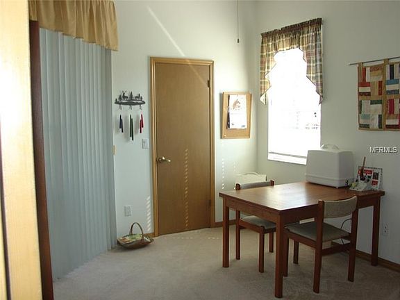 5th image of 1631 Thornhill Cir