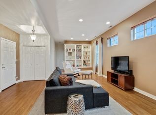 2024 W Roscoe St APT 2, Chicago, IL 60618