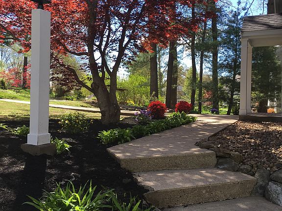 5th image of 48 Longfellow Dr