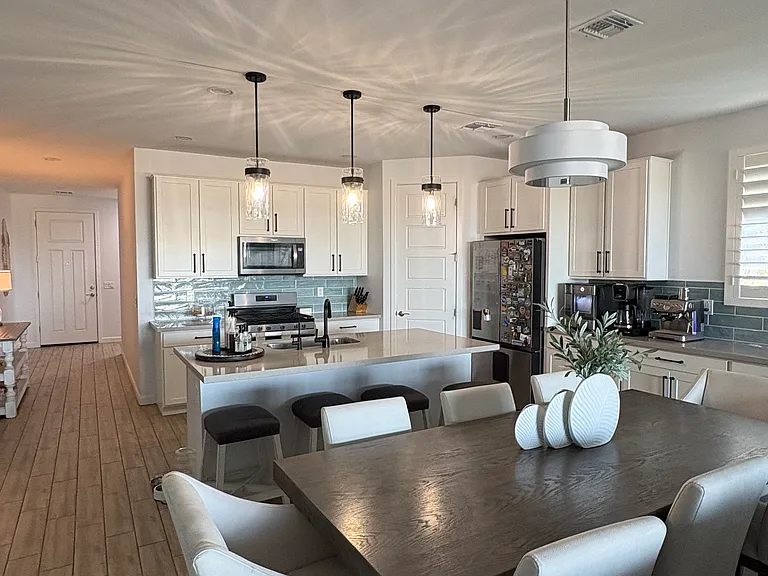 6205 S Clancy — Photo 2