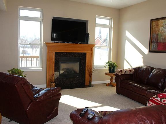 3rd image of 407 Whispering Willow Ln